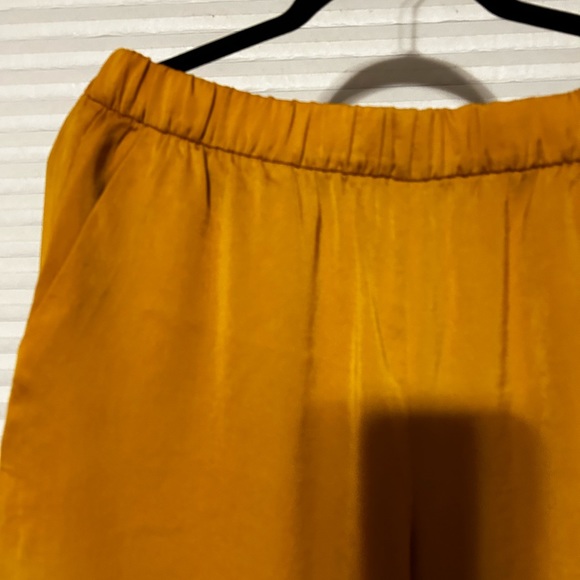 NWT mustard Silky Wide Leg Oull on pants Large Petite - Picture 2 of 6